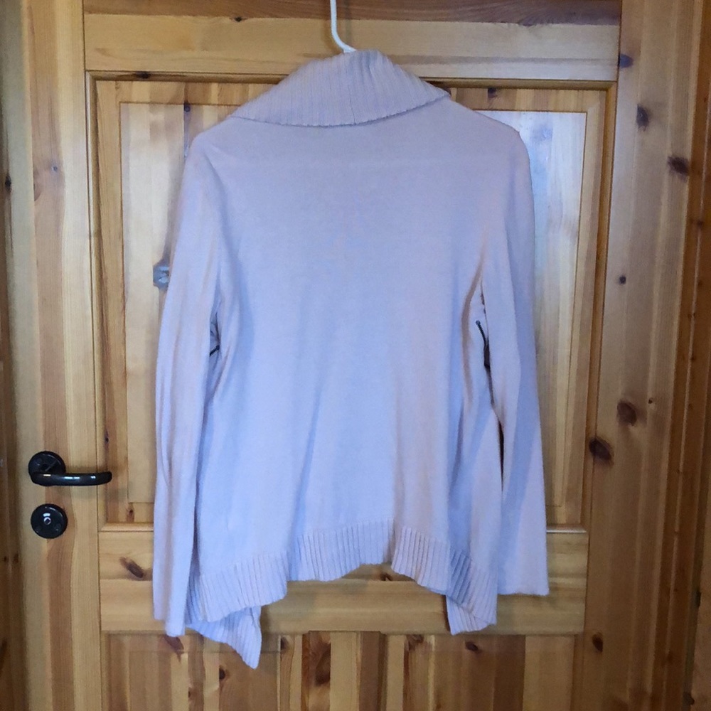 Cardigan - Picture 2 of 4